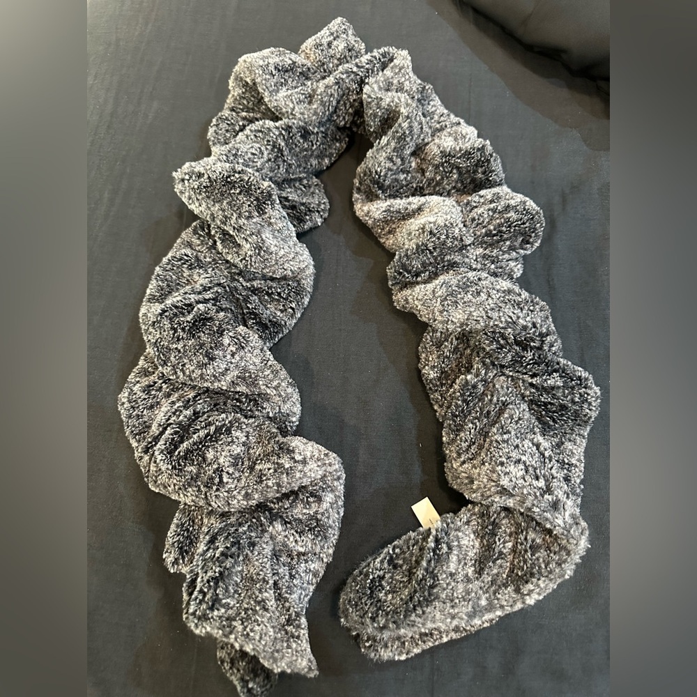 Loft Gray Textured Women's Scarf